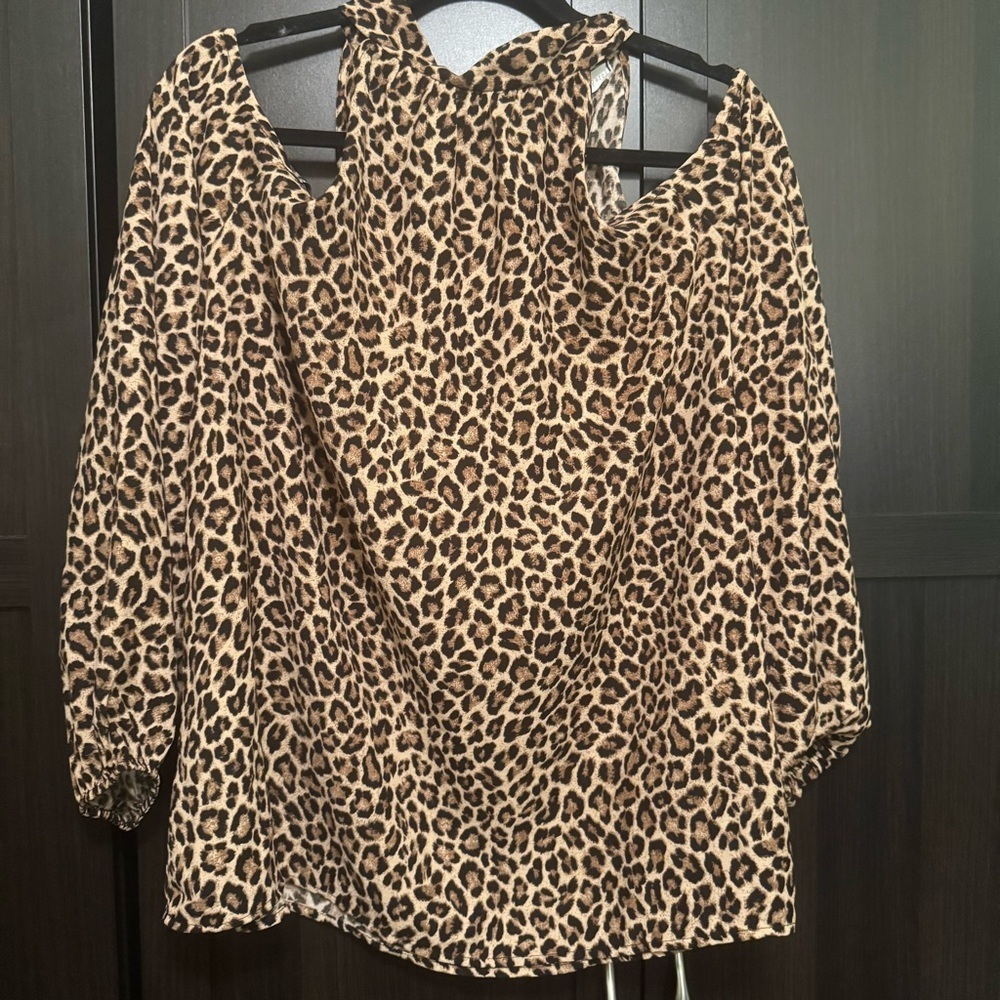 Leopard Print Cold Shoulder Blouse​​​